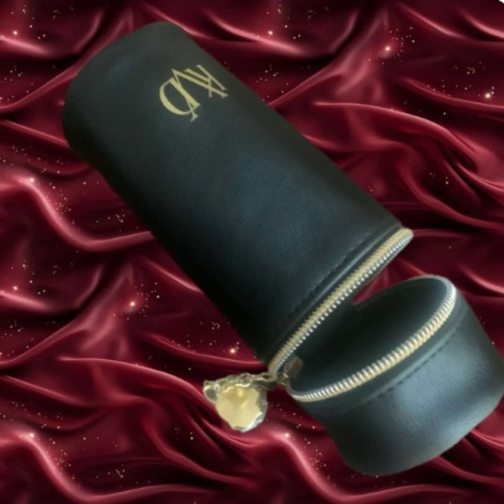 🧚‍♀️Kat Von D RARE Vegan Leather Cylinder Bag NWOTag - Picture 7 of 8